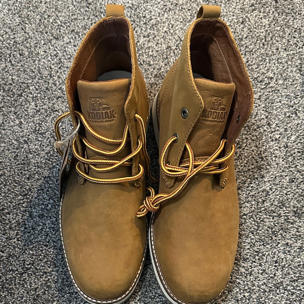 Kodiak Men's Brown Nubuck Leather Chukka Boots Size 9.5 Waterproof Lace Up
